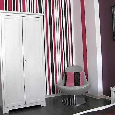 Artrooms 3* بوزنان