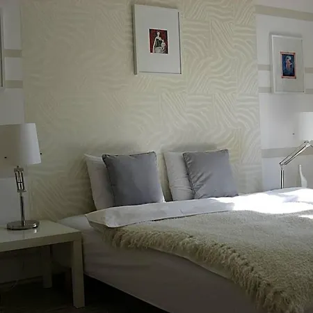 Artrooms 3* بوزنان