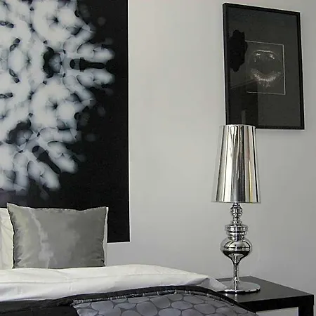 Artrooms فندق